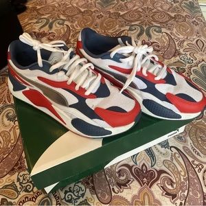 Puma Men's RS-X3 RWB Shoes AUTHENTIC White/Silver/Red 368718 01
Size 9.5 mens